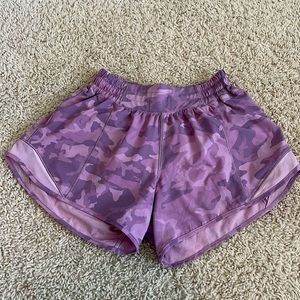 Lululemon Hotty Hot low-rise Lined shorts 4”